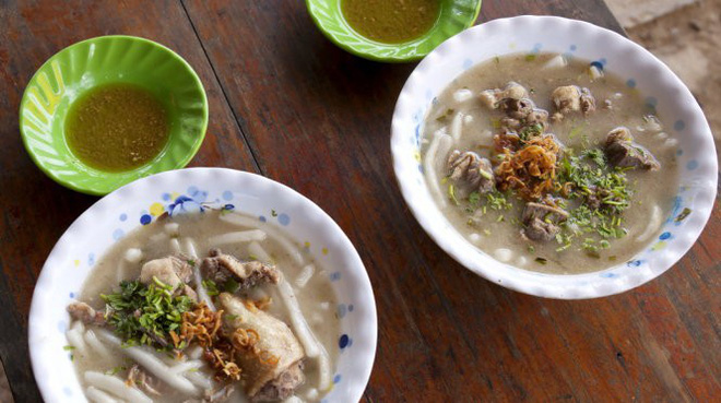 Bánh canh thịt vịt miền tây