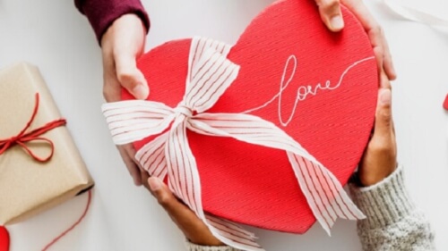 Gợi ý 10 quà tặng cho ngày Valentine trắng 14/3 ngọt ngào, lãng mạn